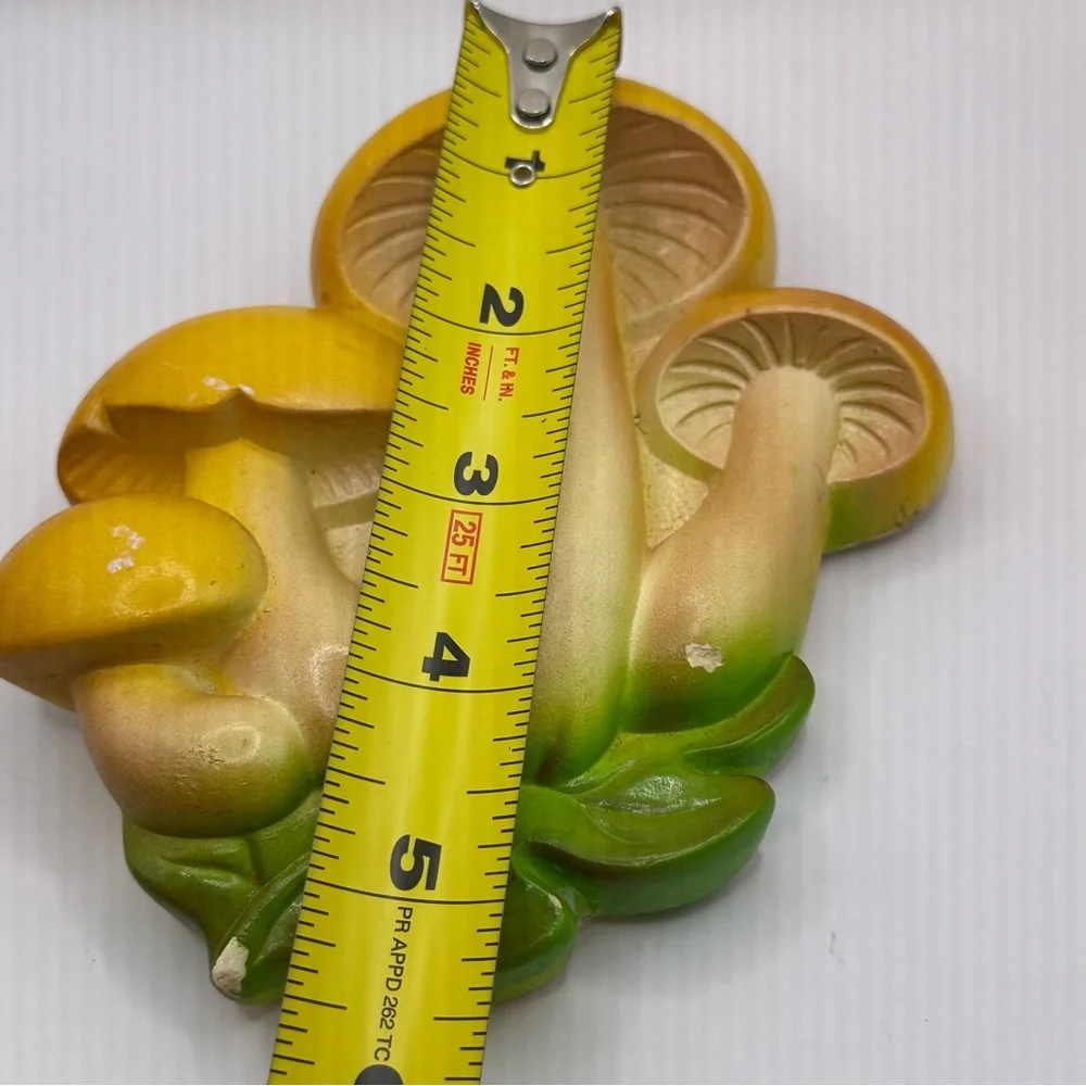 Vintage 1978 Miller Studio Chalkware Mushroom Wall Hanging Decor - Picture 3 of 3